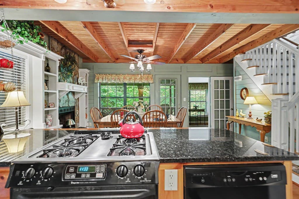 289 Doc Thomas Ridge Road, Blairsville GA 30512 - Photo