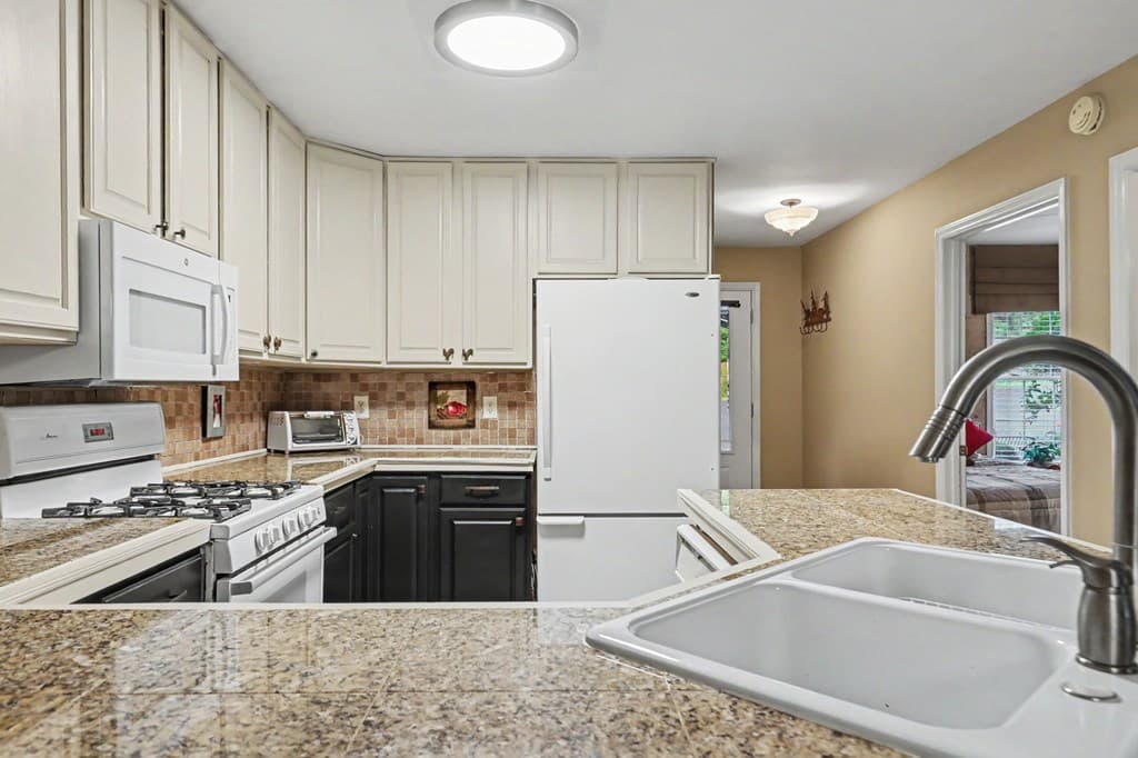103 Birdie Lane Apt. 3-B, Blairsville GA 30512 - Photo
