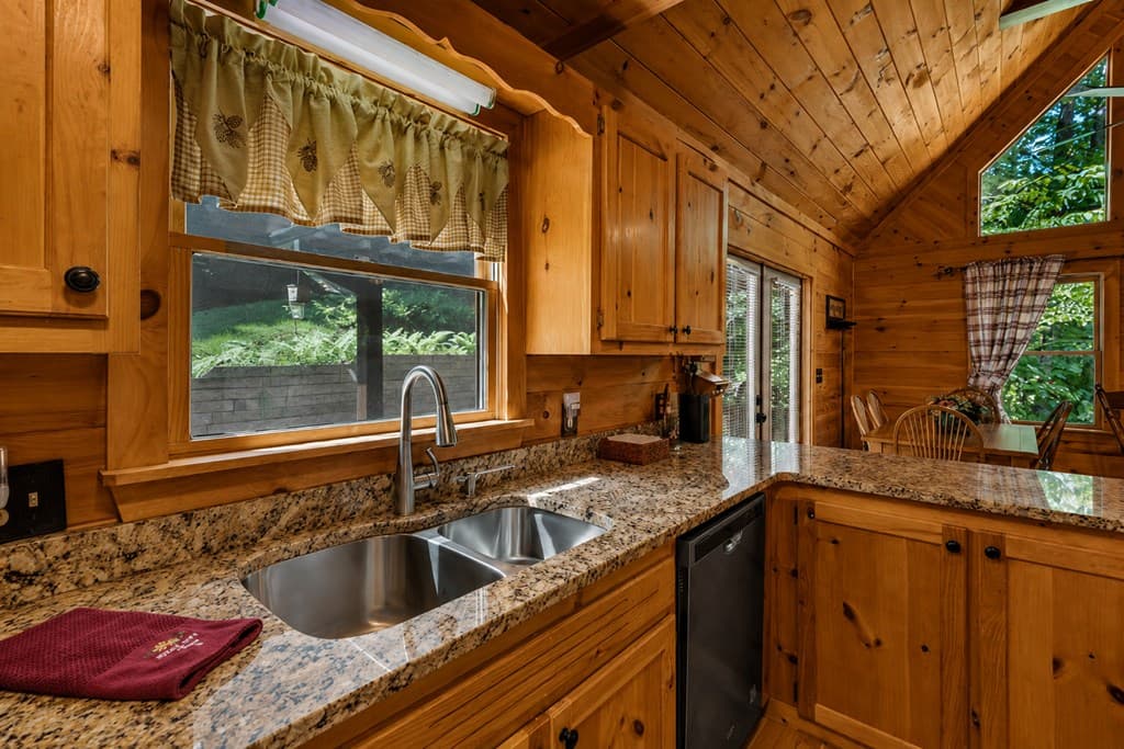 801 Davenport Mountain Road, Blue Ridge GA 30513 - Photo