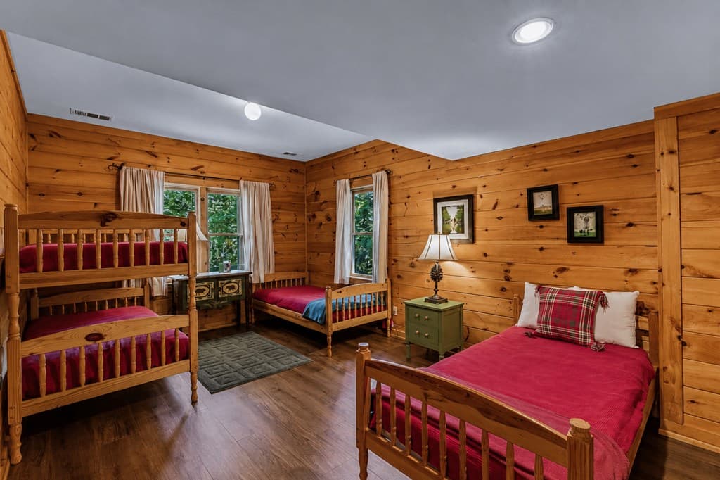 801 Davenport Mountain Road, Blue Ridge GA 30513 - Photo