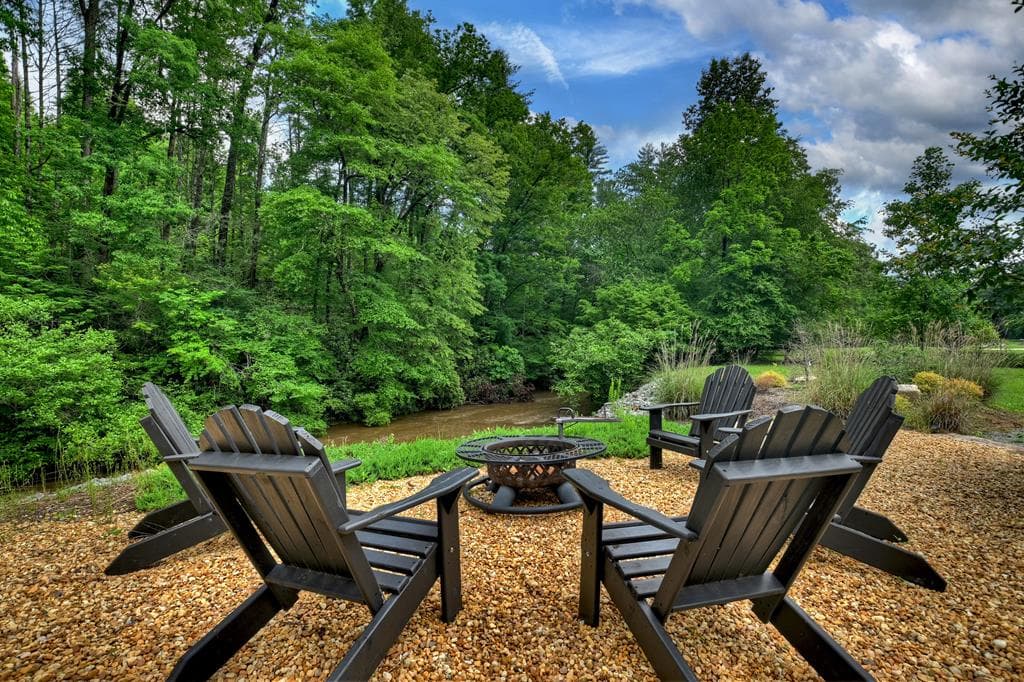 186 Dogwood Drive, Epworth GA 30541 - Photo