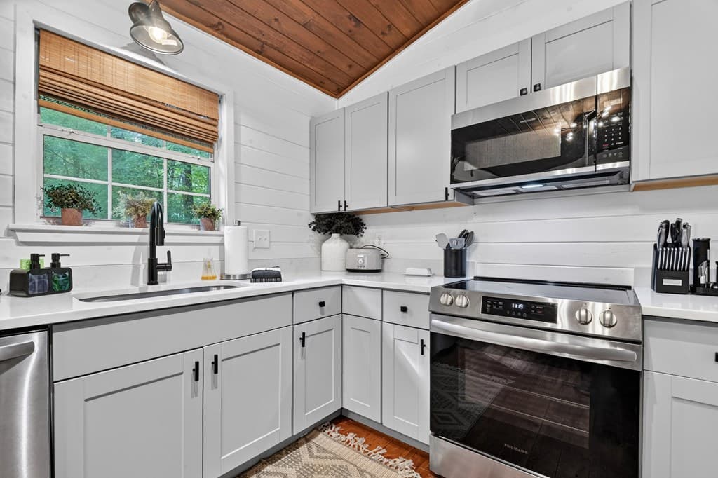 186 Dogwood Drive, Epworth GA 30541 - Photo