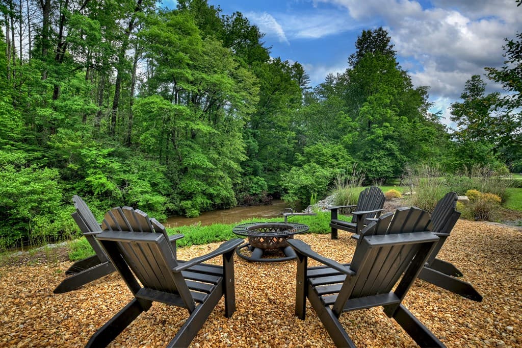 186 Dogwood Drive, Epworth GA 30541 - Photo