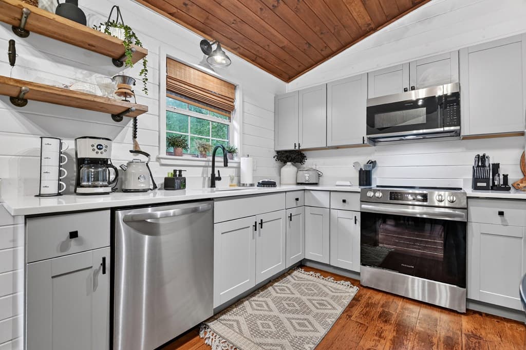 186 Dogwood Drive, Epworth GA 30541 - Photo