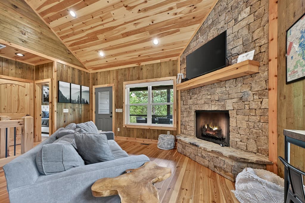 210 Ridge Top Trail, Blue Ridge GA 30513 - Photo