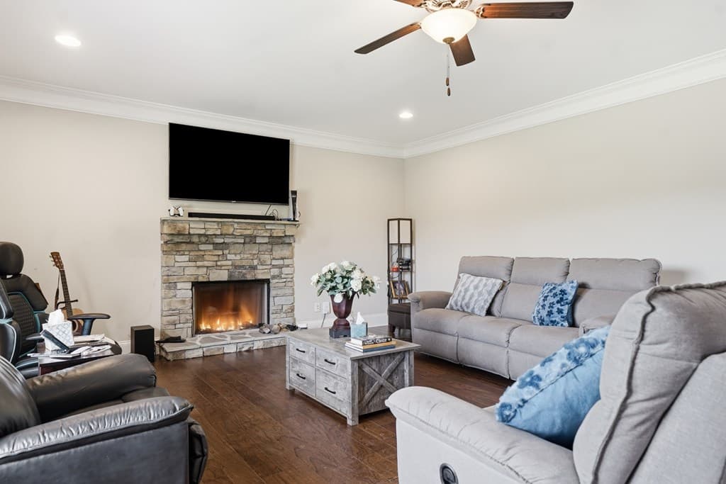 449 Tom Avery Drive, Ball Ground GA 30107 - Photo