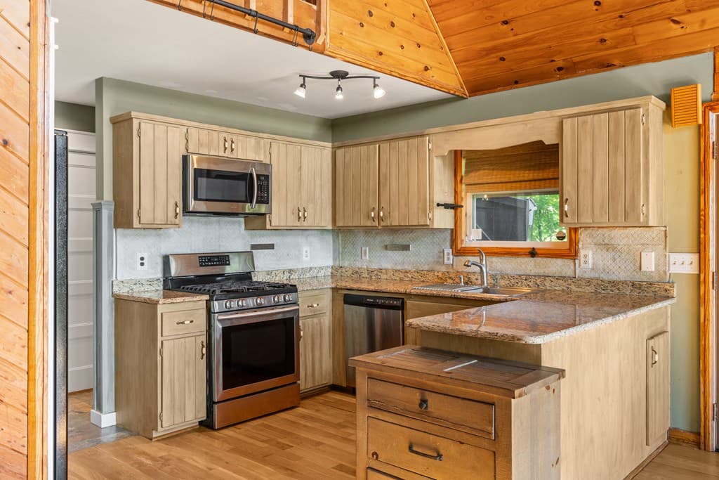 913 Royal Oaks Trail, Brasstown NC 28902 - Photo