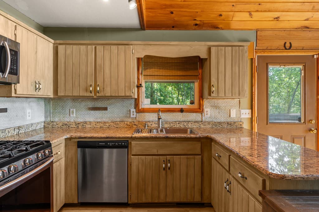 913 Royal Oaks Trail, Brasstown NC 28902 - Photo