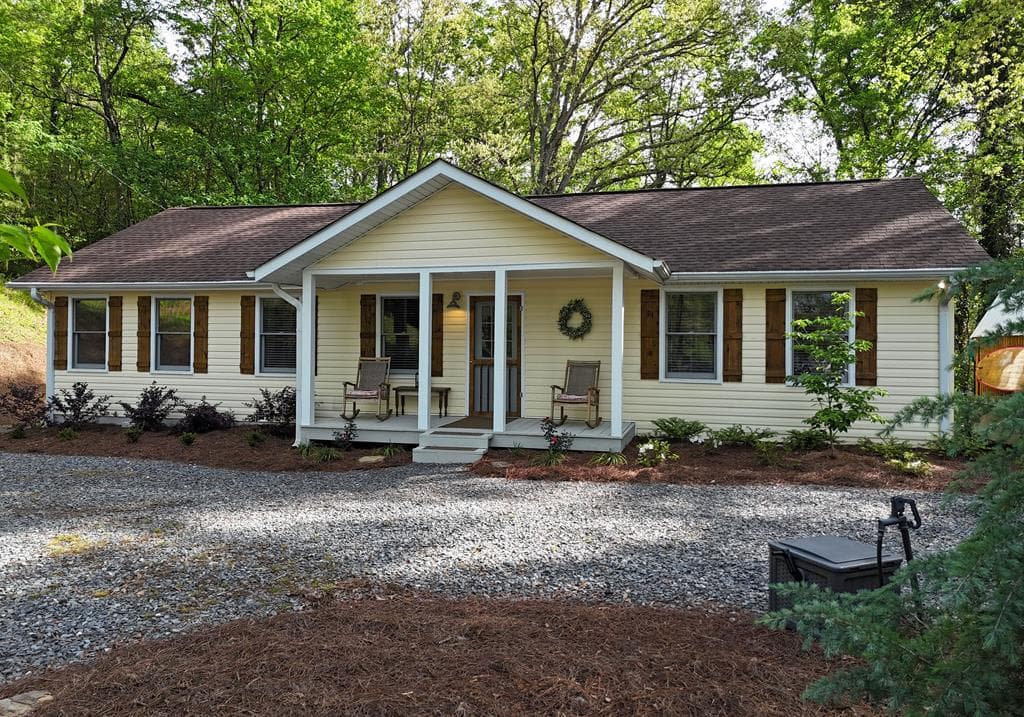 61 Bradley Street, Blue Ridge GA 30513 - Primary photo