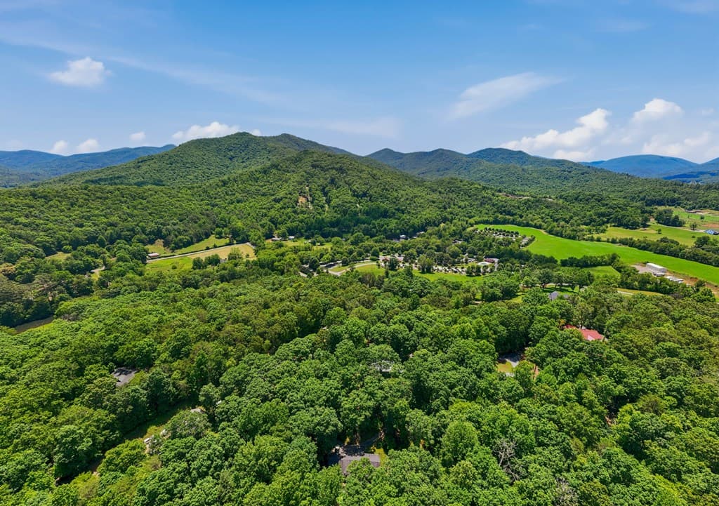 2455 Oak Knoll Drive, Hiawassee GA 30546 - Photo
