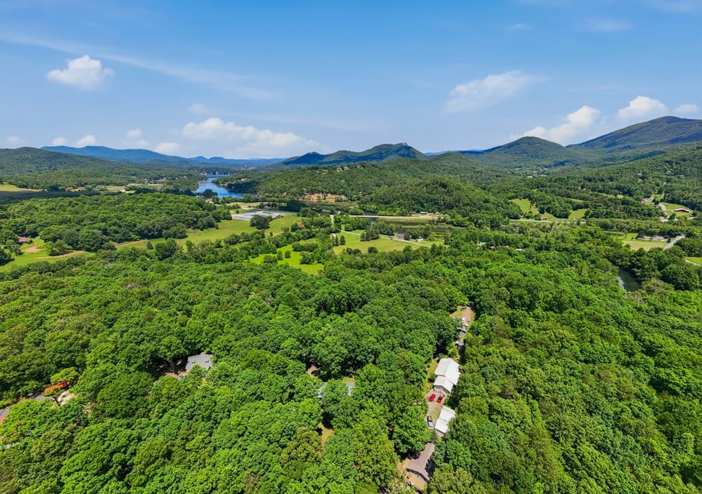 2455 Oak Knoll Drive, Hiawassee GA 30546 - Photo
