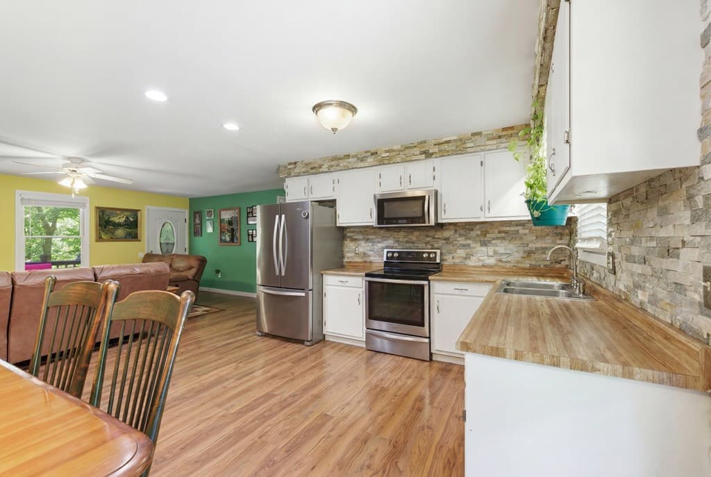 2455 Oak Knoll Drive, Hiawassee GA 30546 - Photo