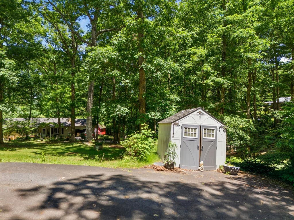 2455 Oak Knoll Drive, Hiawassee GA 30546 - Photo