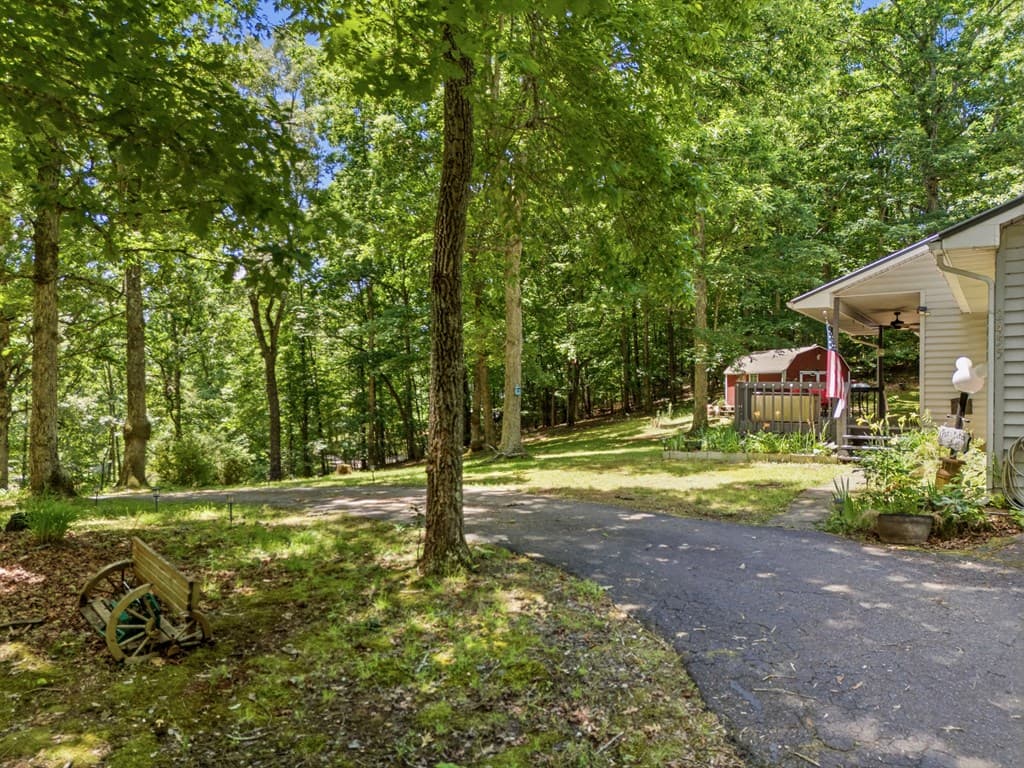 2455 Oak Knoll Drive, Hiawassee GA 30546 - Photo