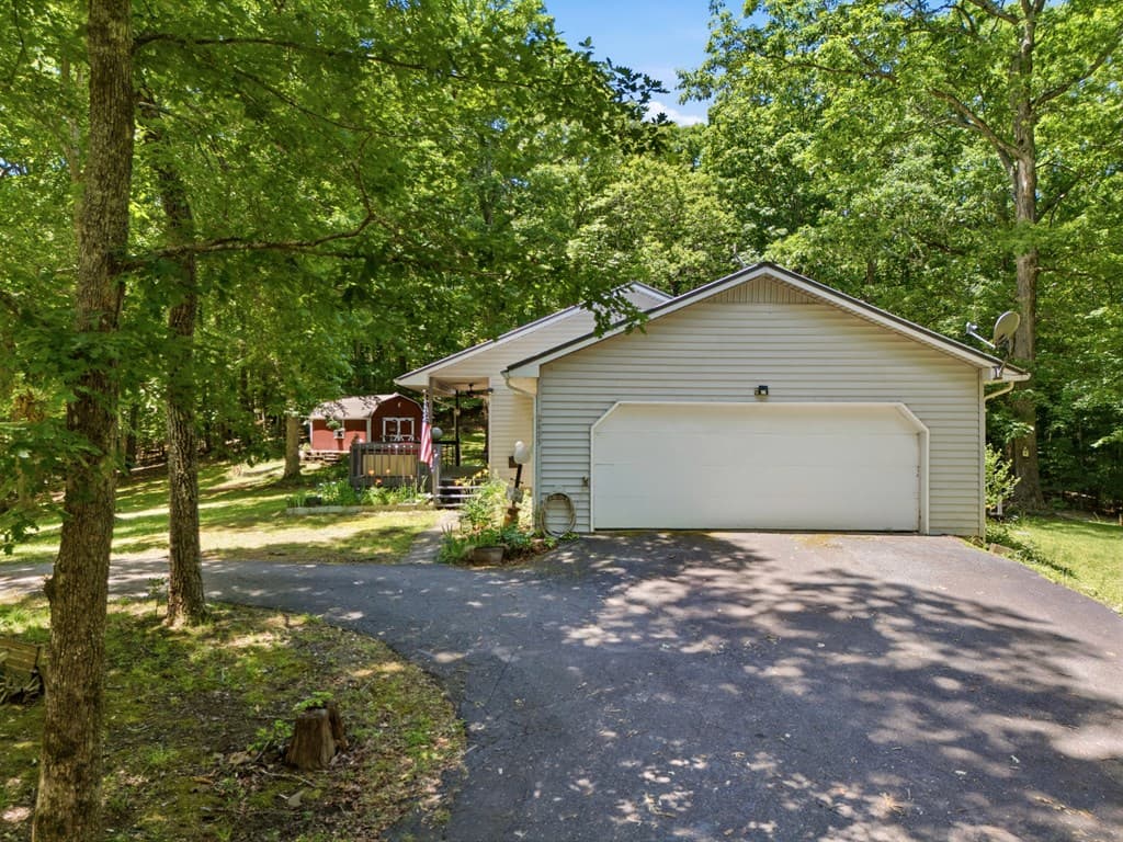 2455 Oak Knoll Drive, Hiawassee GA 30546 - Photo