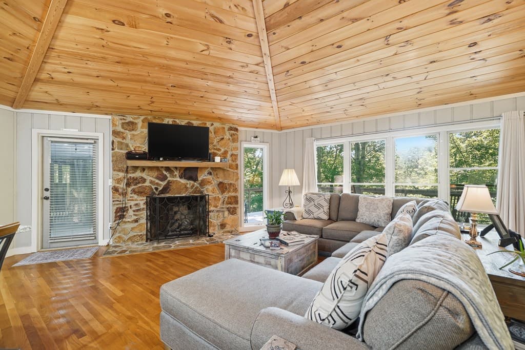 775 Mountain Oak Road, Ellijay GA 30540 - Photo