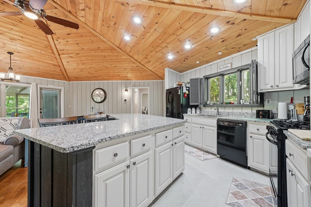 775 Mountain Oak Road, Ellijay GA 30540 - Photo