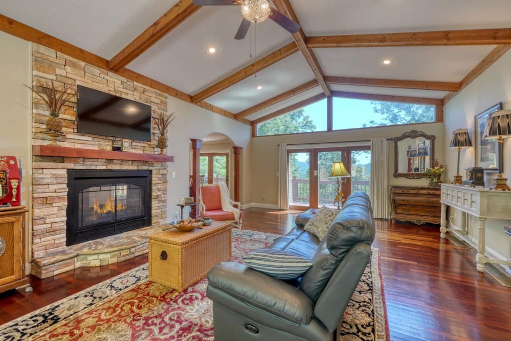 276 Lancelot Loop, Clayton GA 30525 - Photo
