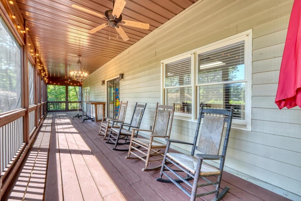 276 Lancelot Loop, Clayton GA 30525 - Photo
