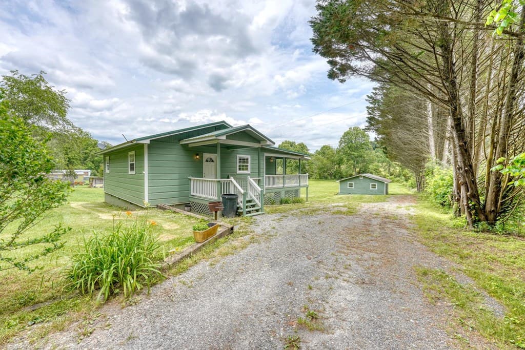 233 Messer Rd (3), Warne NC 28909 - Photo