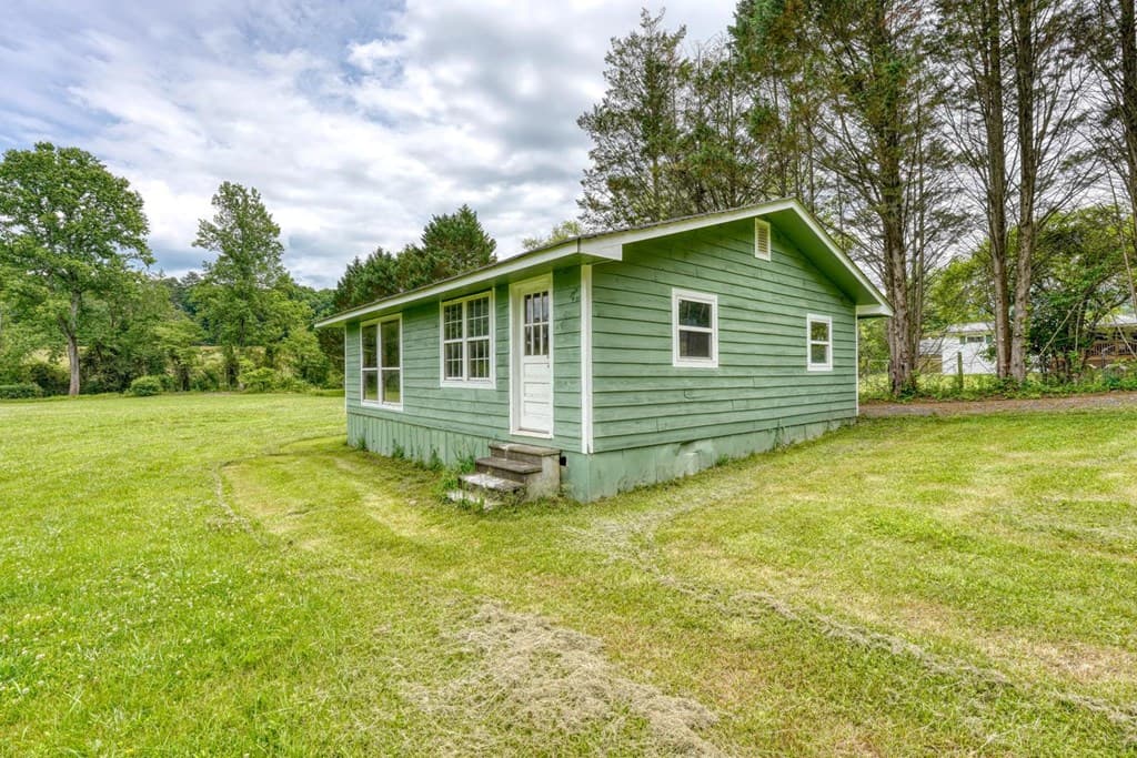 233 Messer Rd (3), Warne NC 28909 - Photo