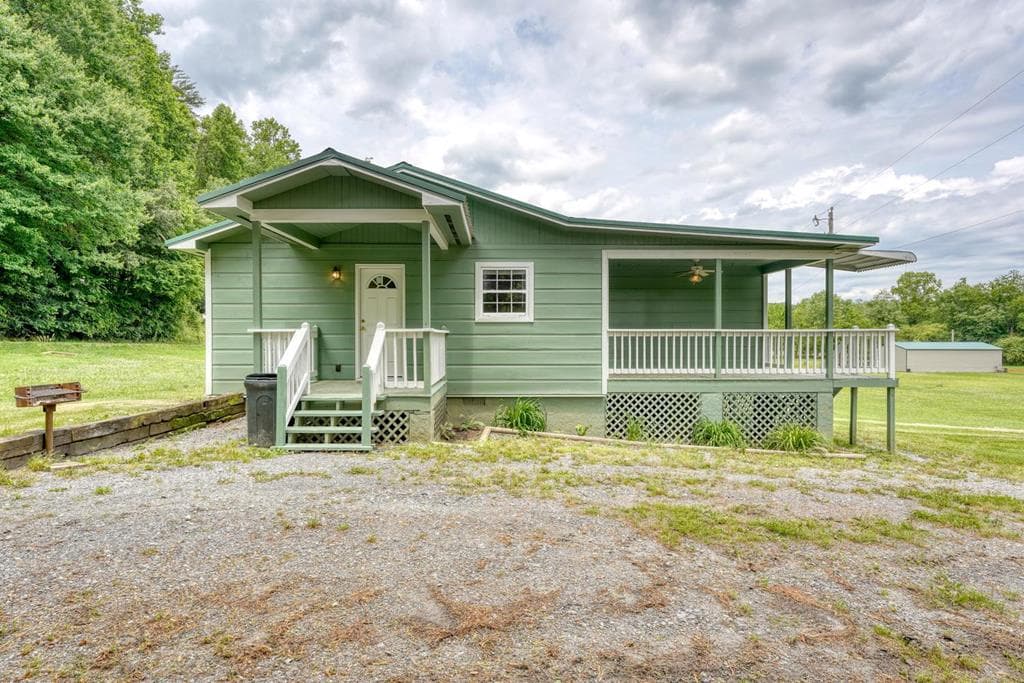233 Messer Rd (3), Warne NC 28909 - Primary photo