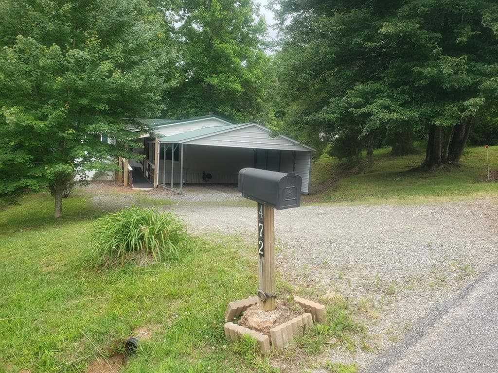 472 Barnard Road, Hayesville NC 28904 - Primary photo