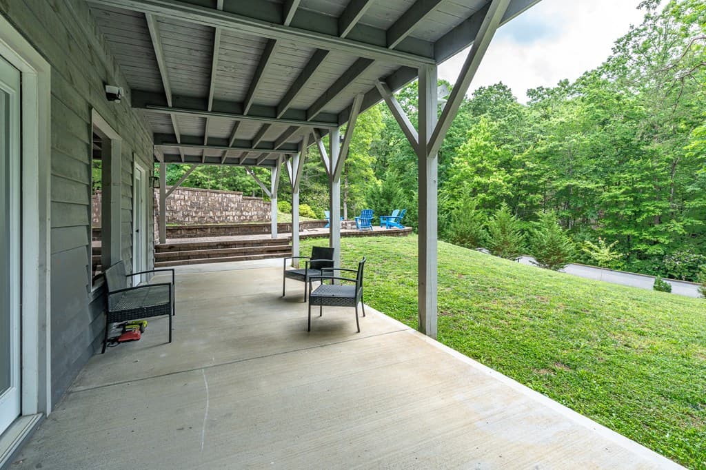 135 Heritage Trail, Brasstown NC 28902 - Photo