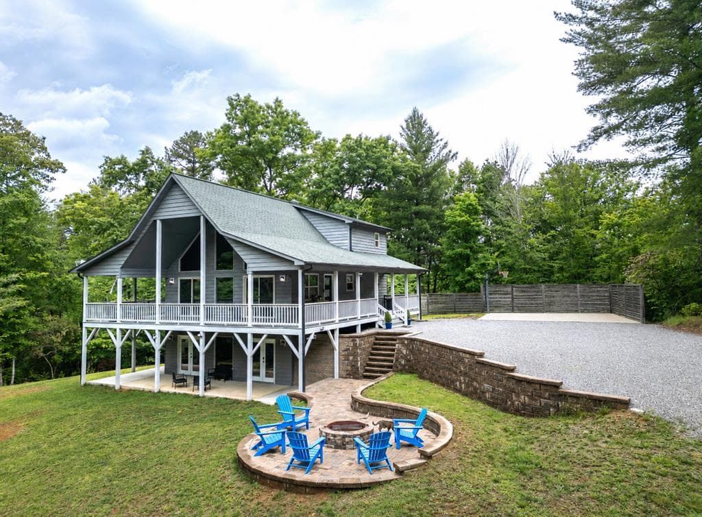 135 Heritage Trail, Brasstown NC 28902 - Primary photo