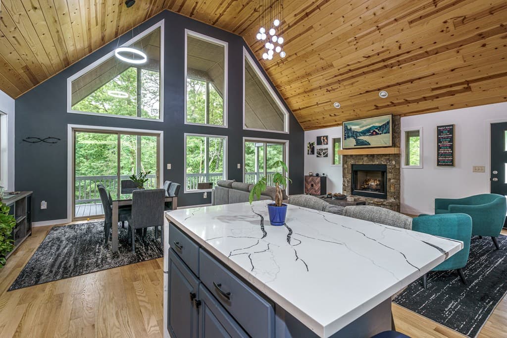 135 Heritage Trail, Brasstown NC 28902 - Photo
