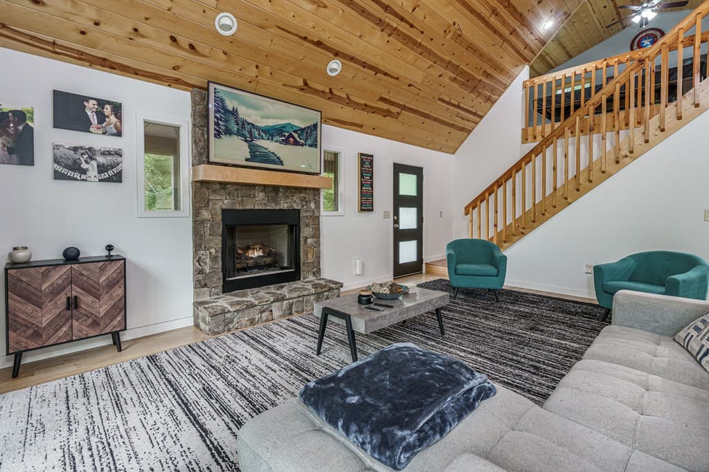 135 Heritage Trail, Brasstown NC 28902 - Photo