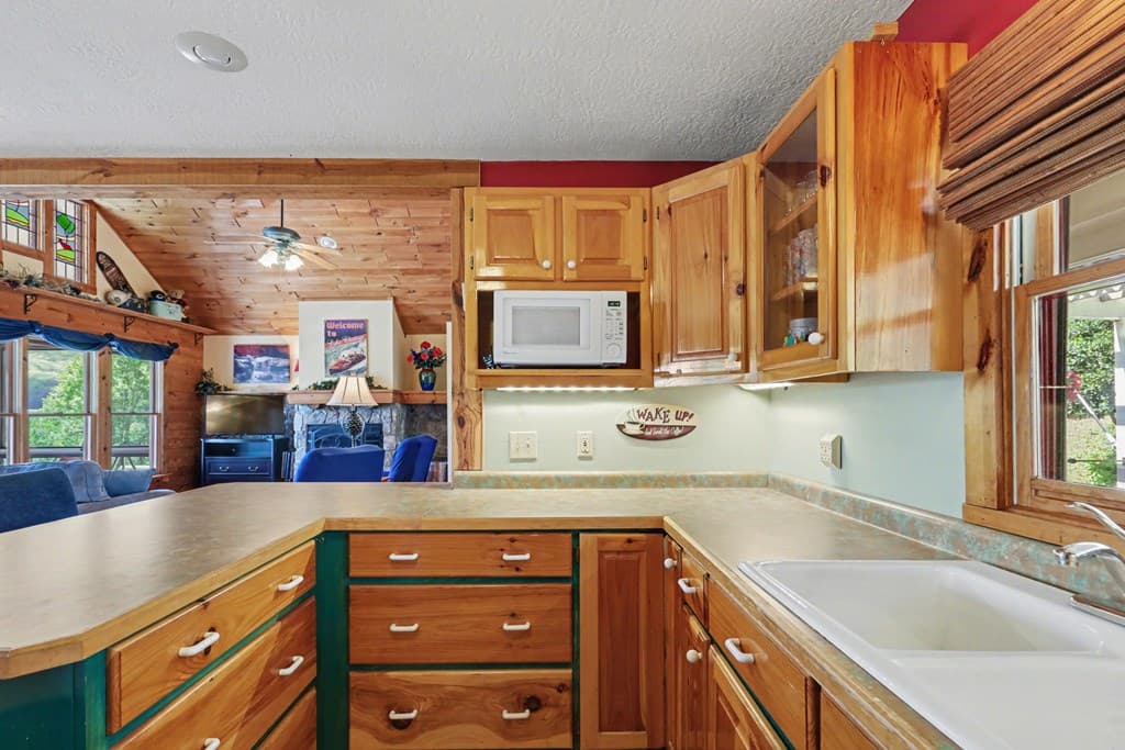 1930 Lakeview Summit Drive, Young Harris GA 30582 - Photo