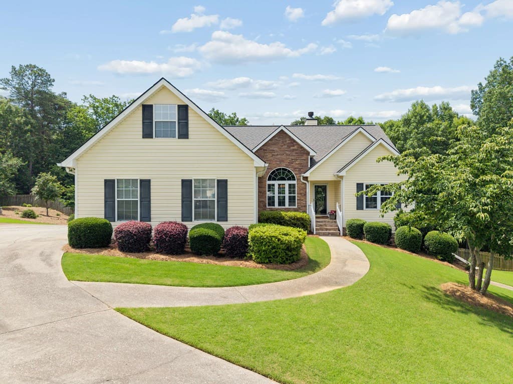 121 Chestnut Hill Drive, Canton GA 30114 - Photo