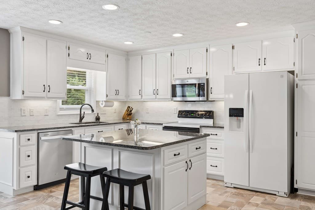 121 Chestnut Hill Drive, Canton GA 30114 - Photo