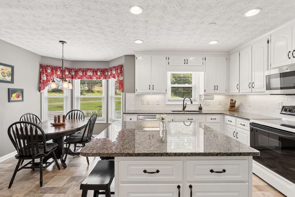 121 Chestnut Hill Drive, Canton GA 30114 - Photo