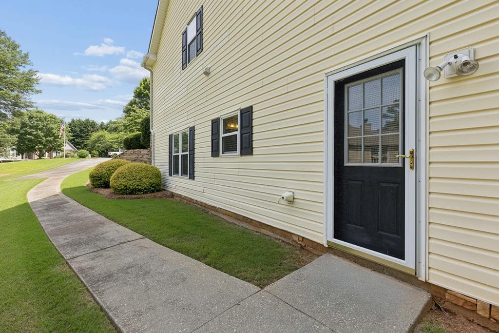 121 Chestnut Hill Drive, Canton GA 30114 - Photo