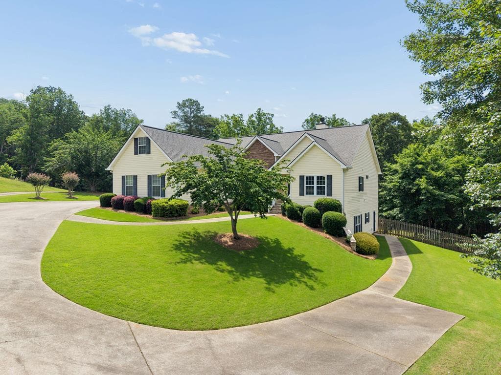 121 Chestnut Hill Drive, Canton GA 30114 - Primary photo