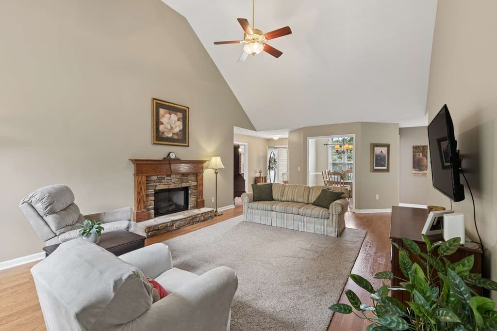 121 Chestnut Hill Drive, Canton GA 30114 - Photo