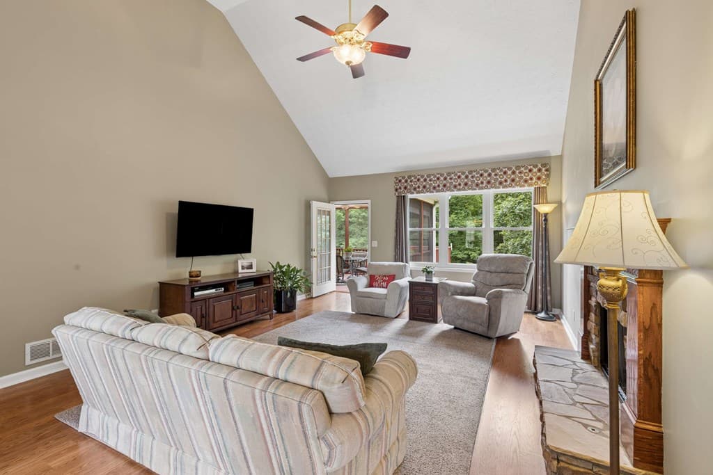 121 Chestnut Hill Drive, Canton GA 30114 - Photo