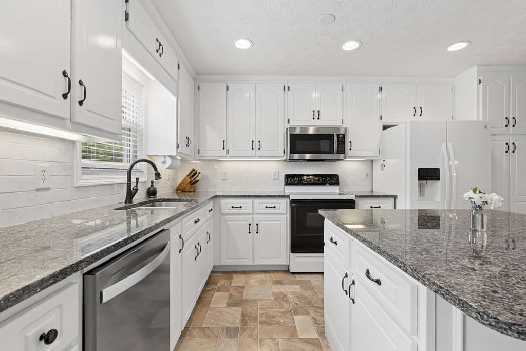 121 Chestnut Hill Drive, Canton GA 30114 - Photo