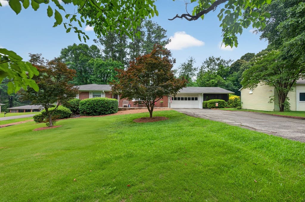 940 Chesterfield Drive, Marietta GA 30066 - Photo