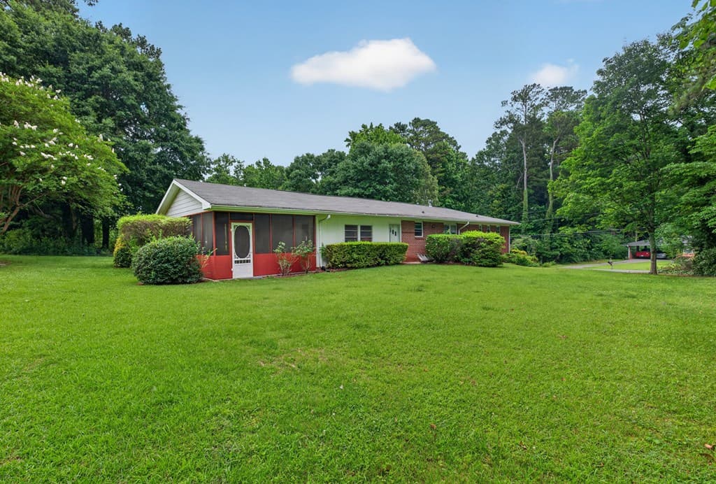 940 Chesterfield Drive, Marietta GA 30066 - Photo