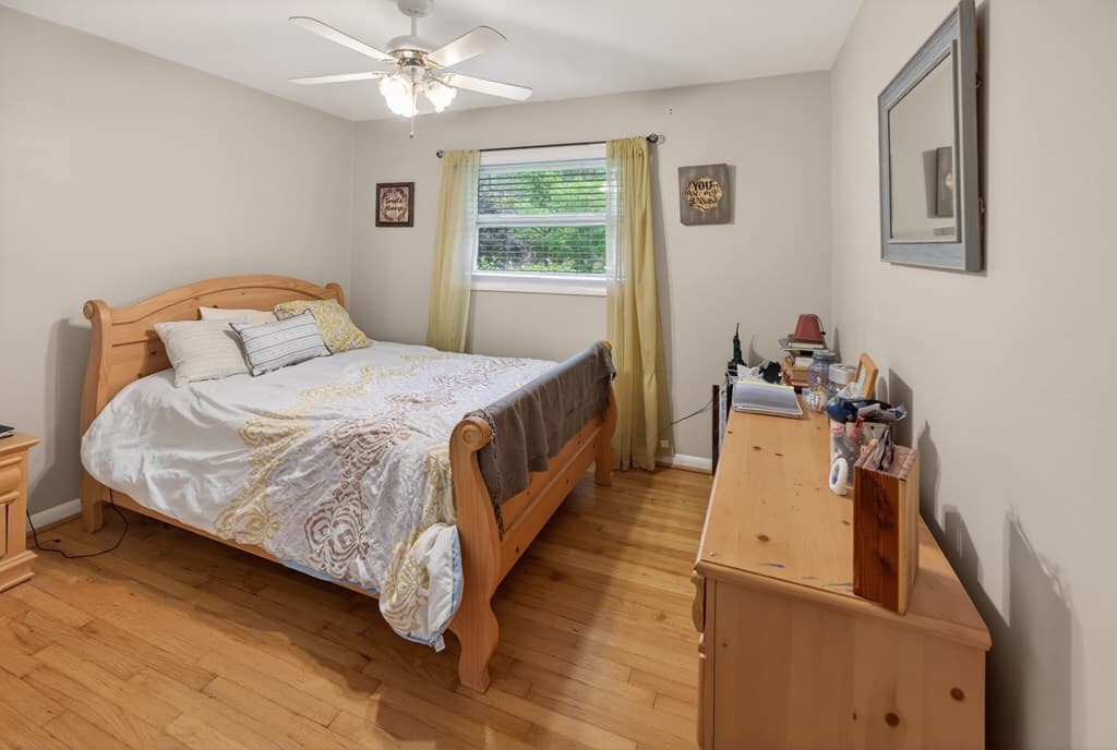 940 Chesterfield Drive, Marietta GA 30066 - Photo