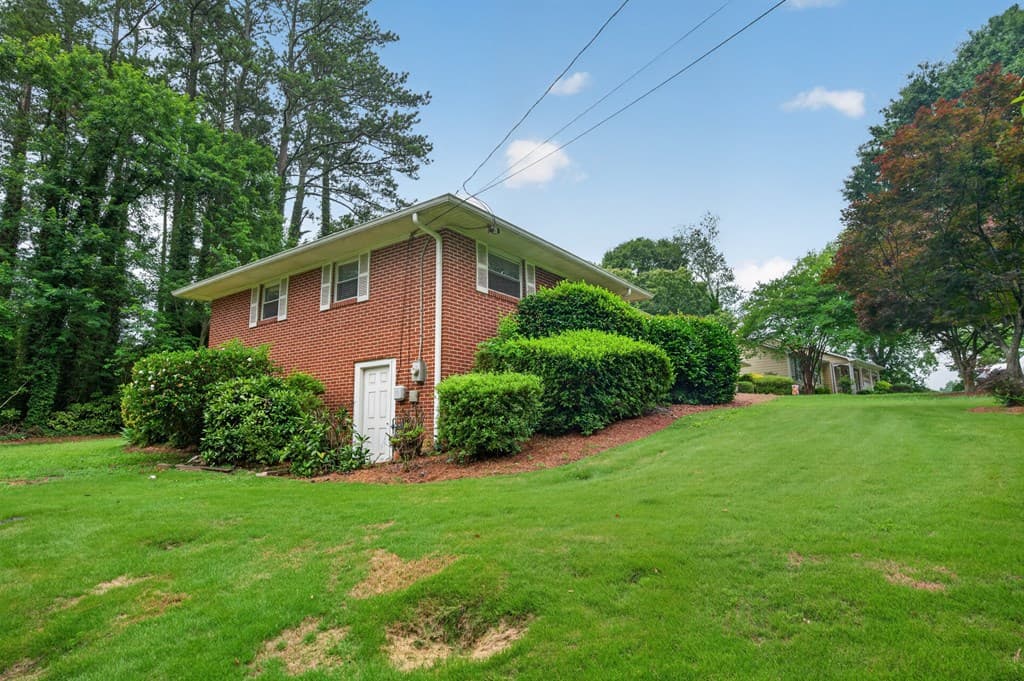 940 Chesterfield Drive, Marietta GA 30066 - Photo
