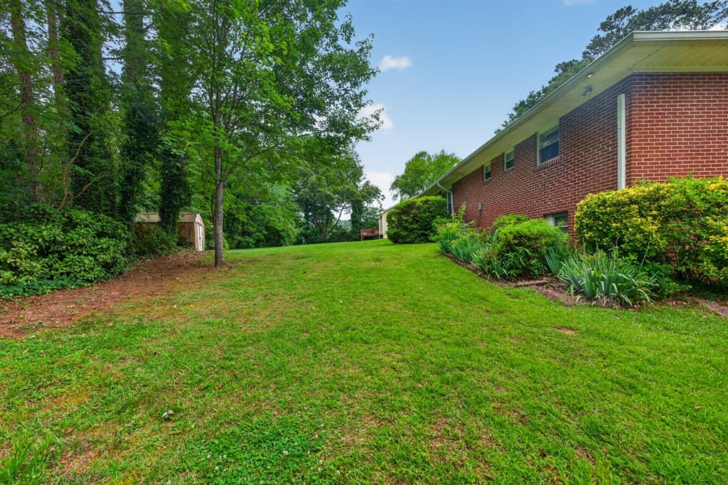 940 Chesterfield Drive, Marietta GA 30066 - Photo