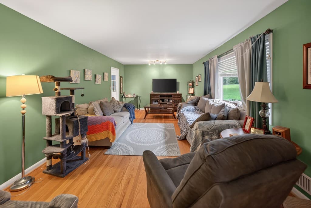 940 Chesterfield Drive, Marietta GA 30066 - Photo