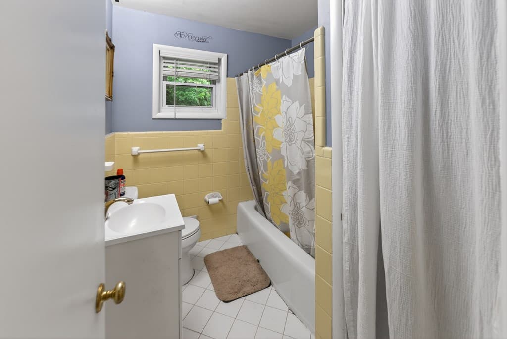 940 Chesterfield Drive, Marietta GA 30066 - Photo