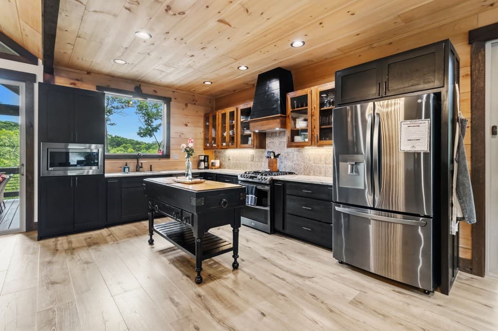 254 Leatherwood Mountain Road, Ellijay GA 30540 - Photo