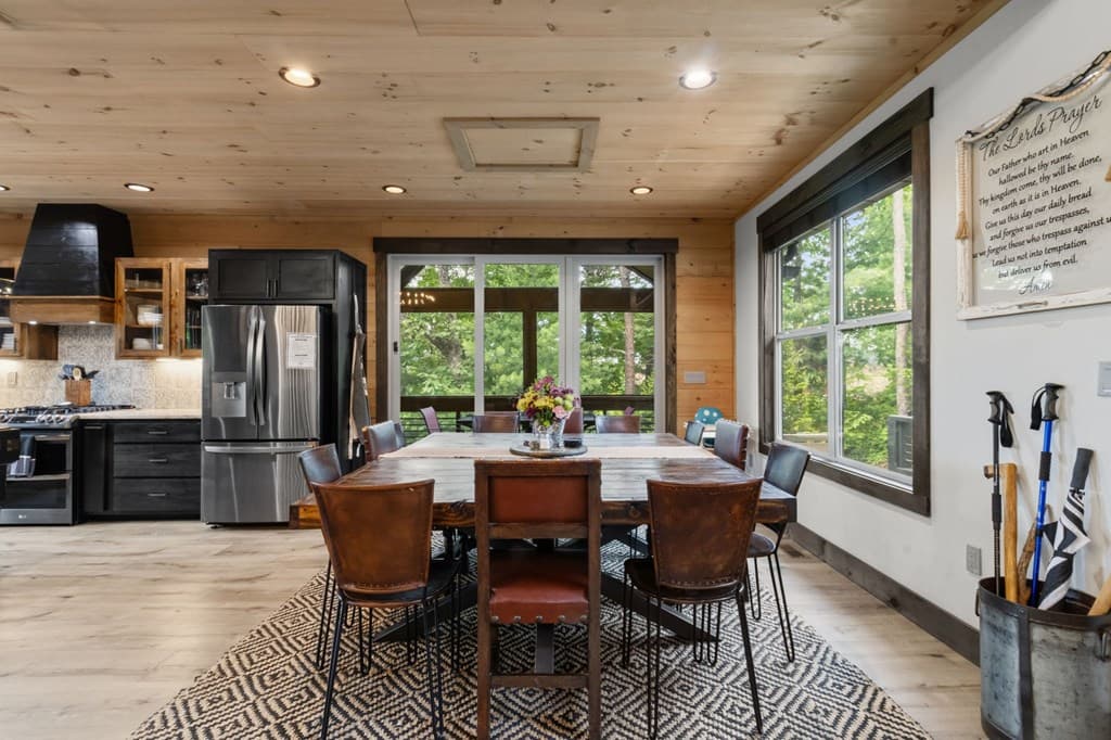 254 Leatherwood Mountain Road, Ellijay GA 30540 - Photo