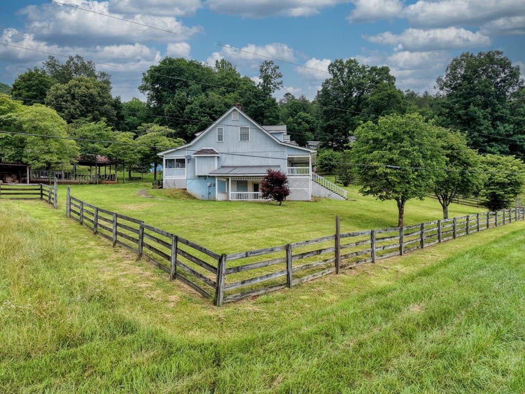 838 Tay Walk Way, Hiawassee GA 30546 - Photo